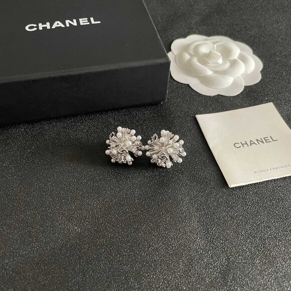 Chanel earrings - Picture 4 of 5